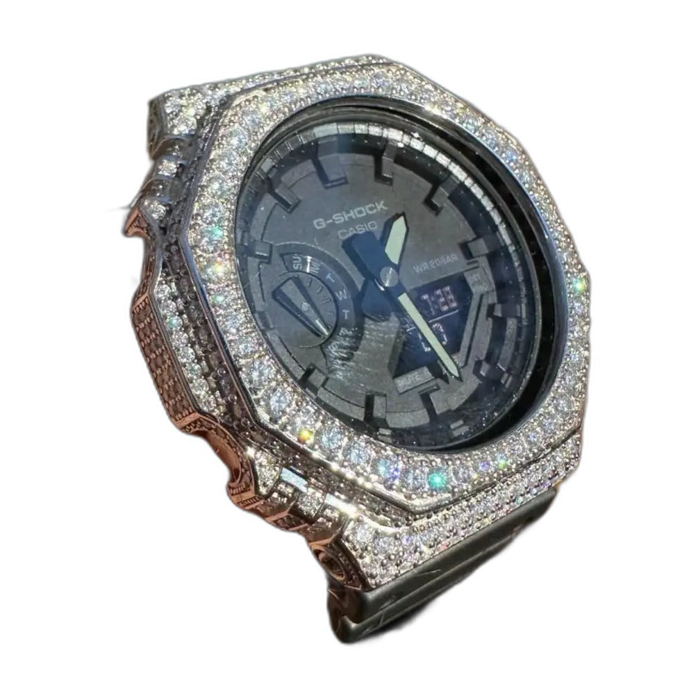 Montre CasiOak Custom Moissanite 925 Silver IcedOut - Luxury Mod GA2100 – mod G-Shock GA-2100, vue 3 — fond blanc