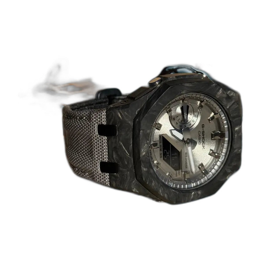 Montre CasiOak Custom Full Silver Carbon Fiber – mod G-Shock GA-2100, vue 6