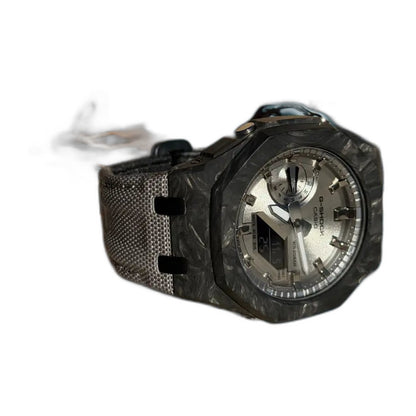 Montre CasiOak Custom Full Silver Carbon Fiber – mod G-Shock GA-2100, vue 6