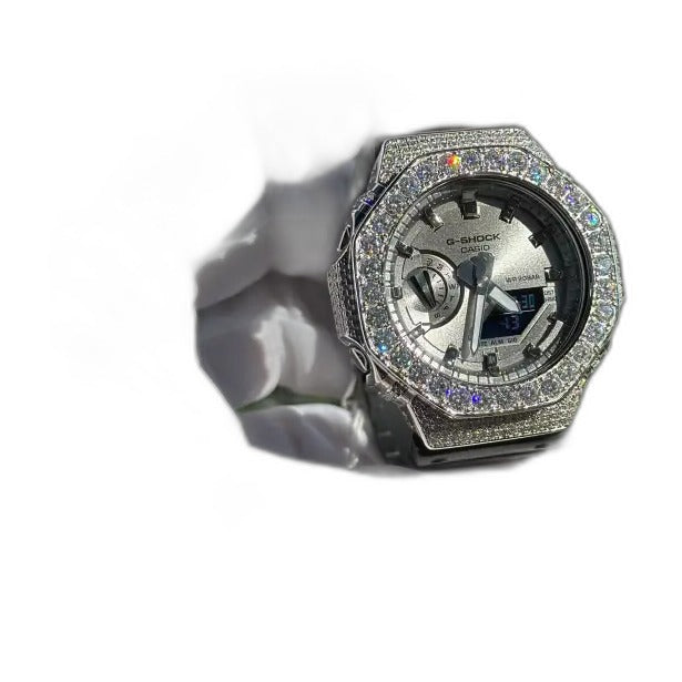 Montre CasiOak Custom Moissanite 925 Full Silver IcedOut - Luxury Mod GA2100 – mod G-Shock GA-2100, vue 2 — fond blanc
