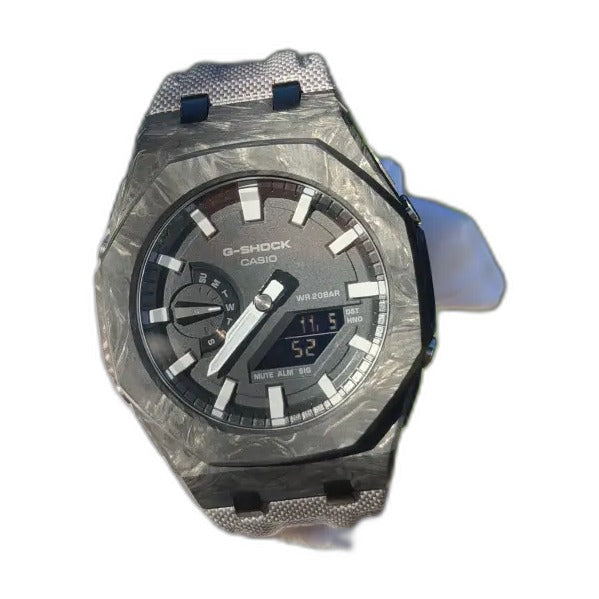 Montre CasiOak Custom Silver White Carbon Fiber – mod G-Shock GA-2100, vue 1 — fond blanc