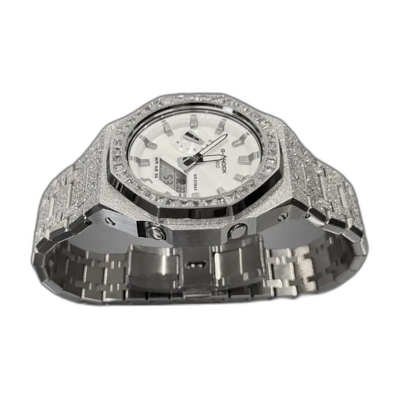 Montre CasiOak Custom Silver Frosted Diamond Bezel – mod G-Shock GA-2100, vue 4 — fond blanc