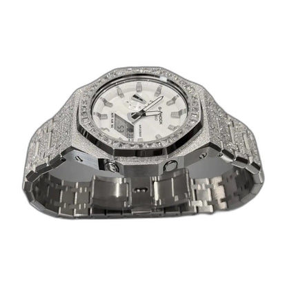 Montre CasiOak Custom Silver Frosted Diamond Bezel – mod G-Shock GA-2100, vue 4 — fond blanc