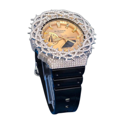 Montre CasiOak Custom Moissanite 925 Silver IcedOut Thorn Black Gold - Luxury Mod GA2100 – mod G-Shock GA-2100, vue 2 — fond blanc