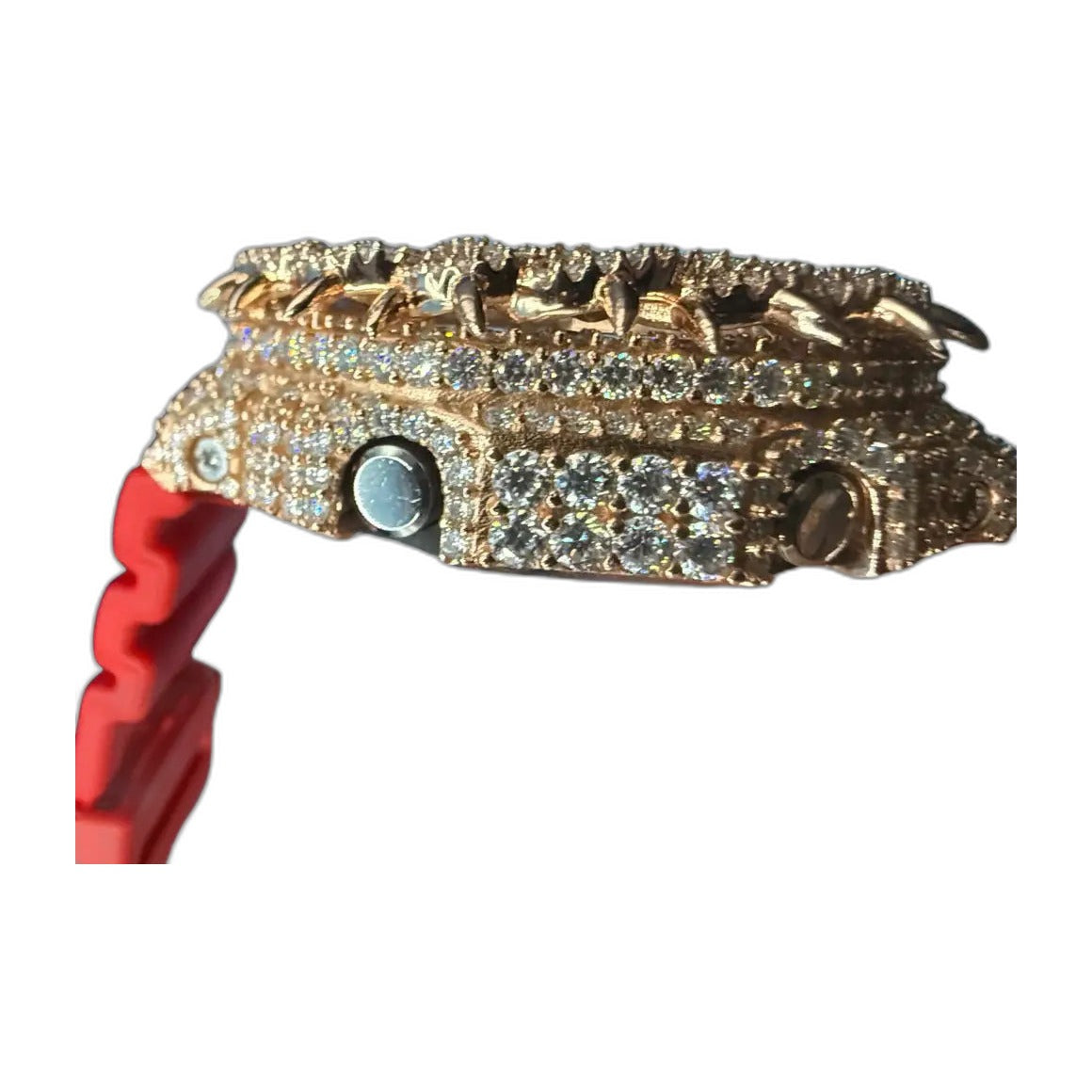 Montre CasiOak Custom Moissanite 925 Rose Gold IcedOut Thorn Red - Luxury Mod GA2100 – mod G-Shock GA-2100, vue 3 — fond blanc