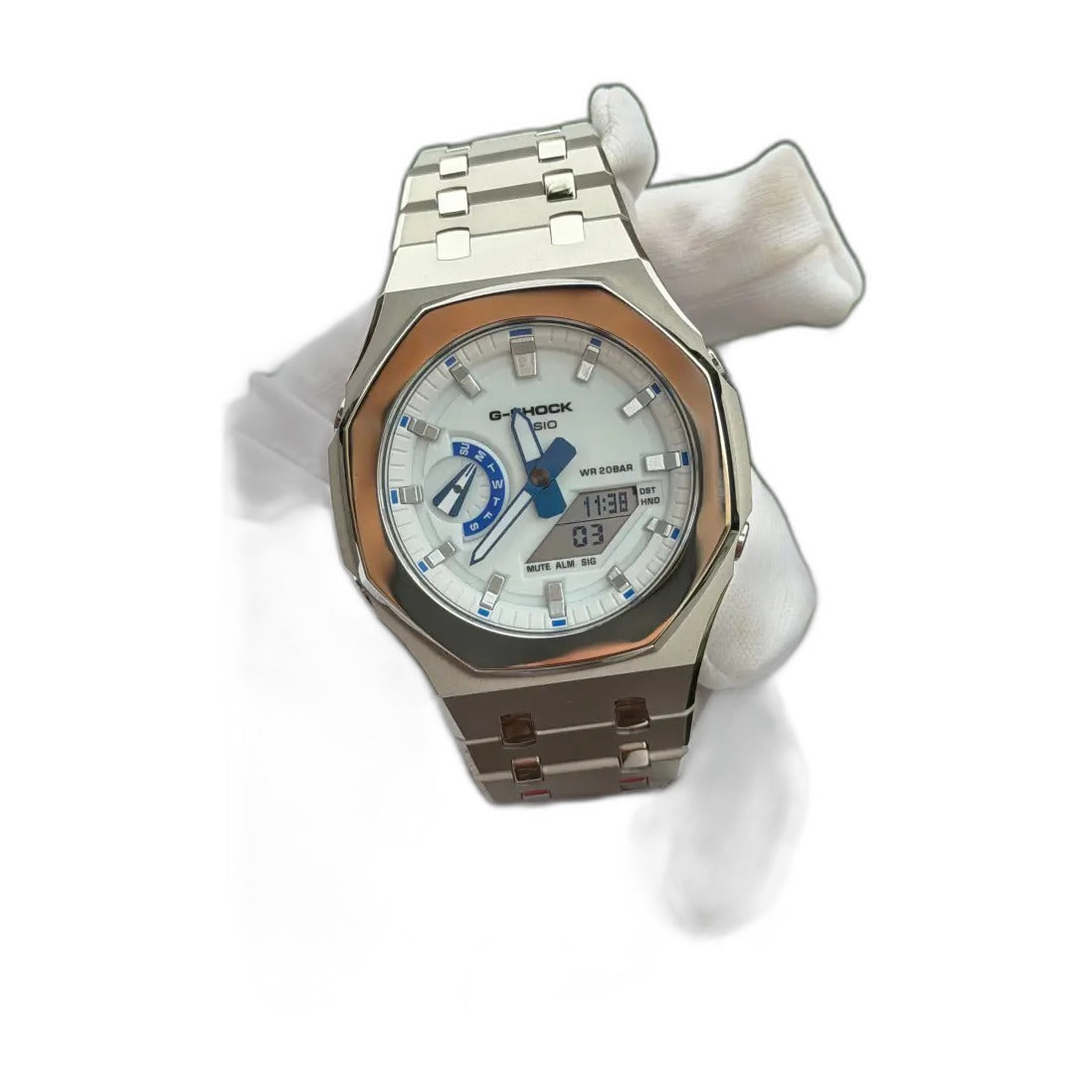 Montre CasiOak Custom Silver White Blue Mirror Polish – mod G-Shock GA-2100, vue 2 — fond blanc
