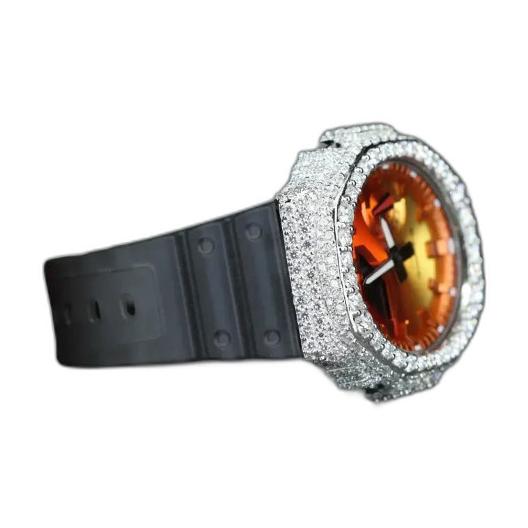 Montre CasiOak Custom Moissanite 925 Silver IcedOut Orange Dial - Luxury Mod GA2100 – mod G-Shock GA-2100, vue 3 — fond blanc