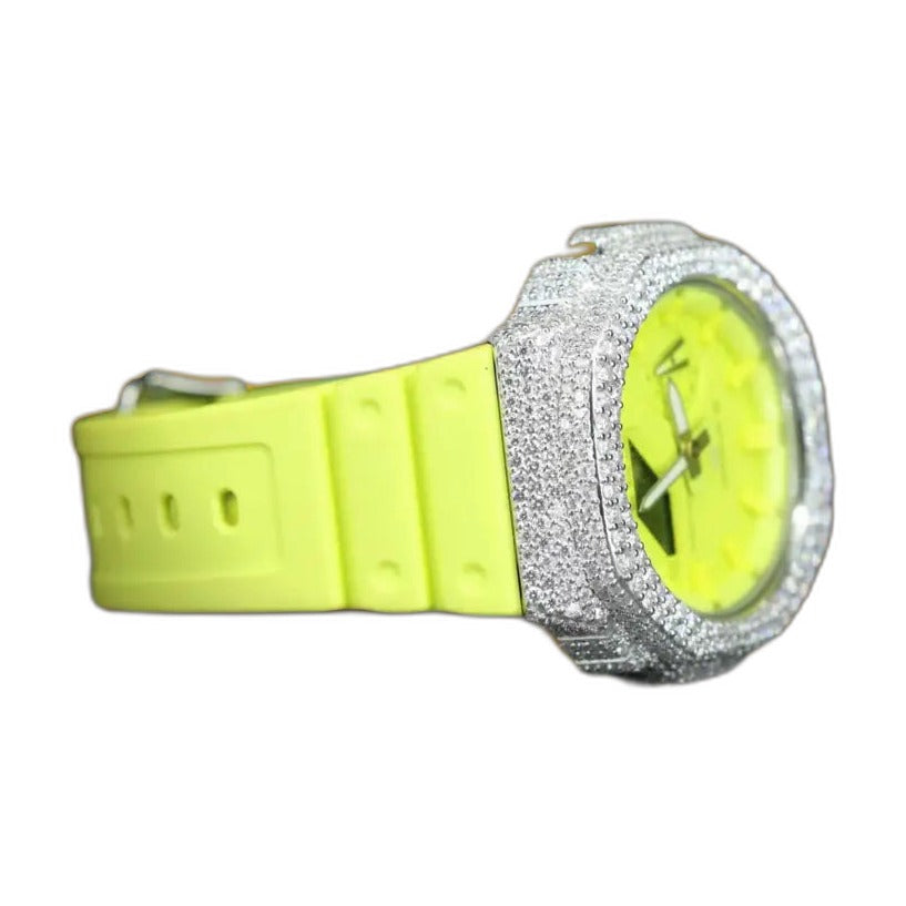 Montre CasiOak Custom Moissanite 925 Silver IcedOut Fluo Yellow Dial - Luxury Mod GA2100 – mod G-Shock GA-2100, vue 3 — fond blanc