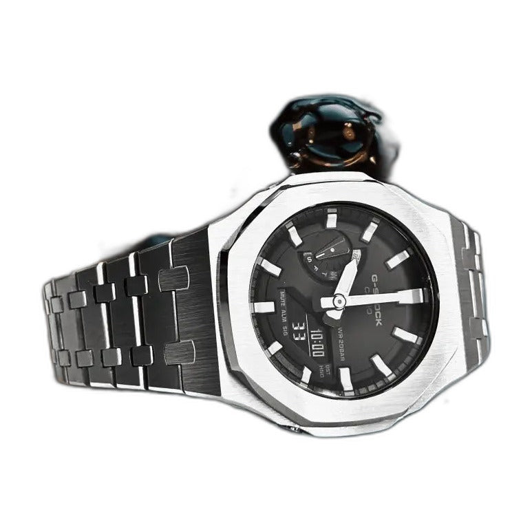 Montre CasiOak Custom Silver White – mod G-Shock GA-2100, vue 3 — fond blanc