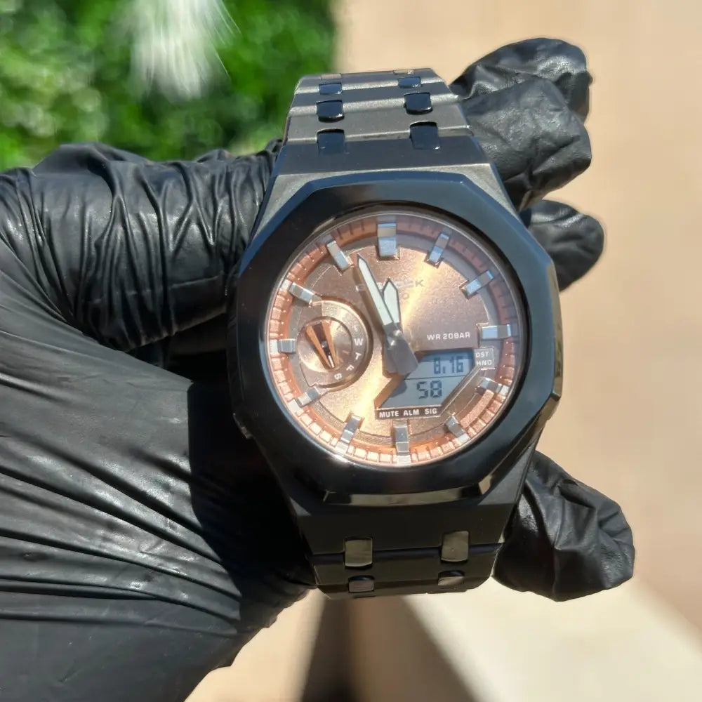 Montre CasiOak Custom Rose Gold Mirror Polish – mod G-Shock GA-2100, vue 1