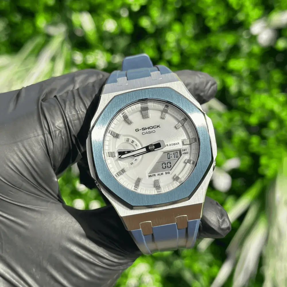 Montre CasiOak Custom Royal Blue White – mod G-Shock GA-2100, vue 1