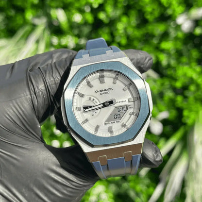 Montre CasiOak Custom Royal Blue White – mod G-Shock GA-2100, vue 1