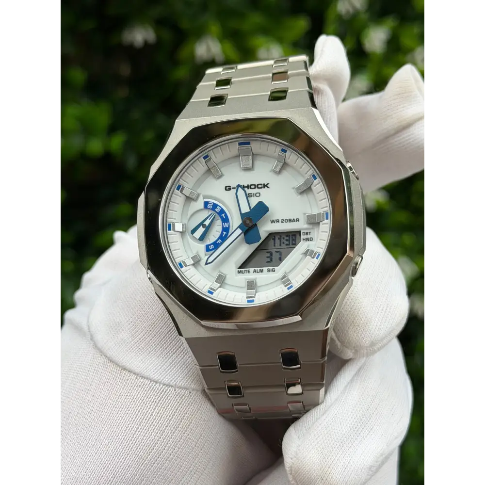 Montre CasiOak Custom Silver White Blue Mirror Polish – mod G-Shock GA-2100, vue 1
