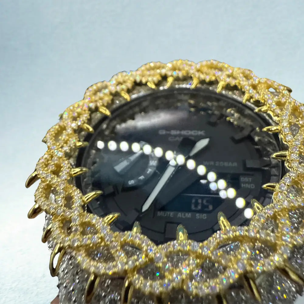 Montre CasiOak Custom Moissanite 925 Silver IcedOut Thorn Black Silver/Gold - Luxury Mod GA2100 – mod G-Shock GA-2100, vue 3